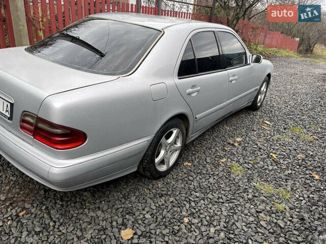 Серый Мерседес Е-Класс, объемом двигателя 2.15 л и пробегом 340 тыс. км за 3400 $, фото 9 на Automoto.ua