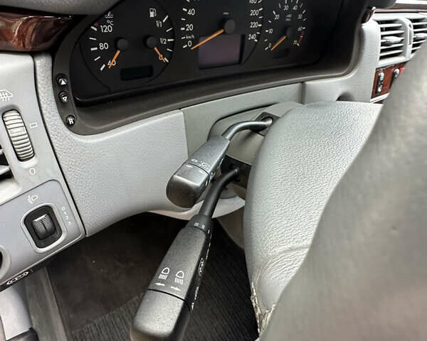 Сірий Мерседес Е-Клас, об'ємом двигуна 2 л та пробігом 88 тис. км за 9600 $, фото 22 на Automoto.ua