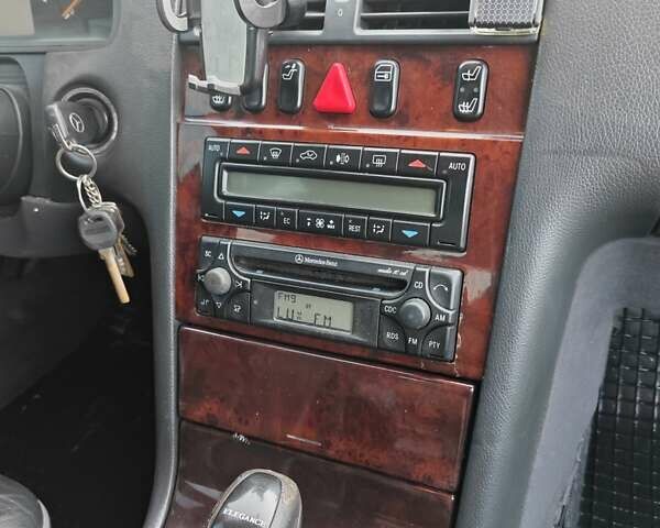 Сірий Мерседес Е-Клас, об'ємом двигуна 2.7 л та пробігом 602 тис. км за 4700 $, фото 4 на Automoto.ua