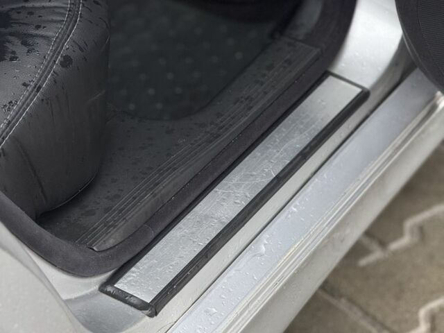 Сірий Мерседес Е-Клас, об'ємом двигуна 2.7 л та пробігом 510 тис. км за 4299 $, фото 21 на Automoto.ua