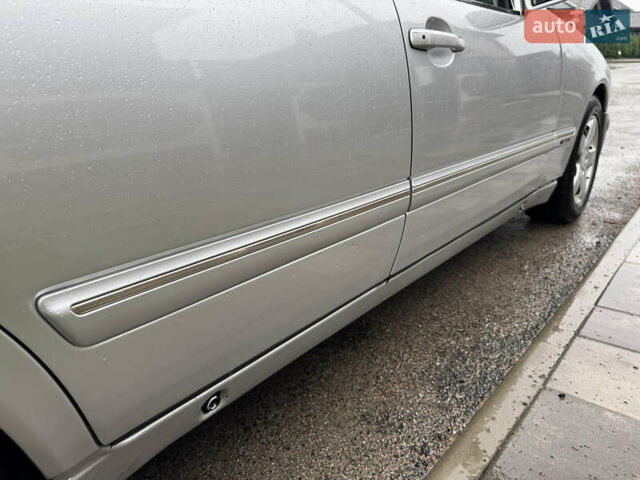 Серый Мерседес Е-Класс, объемом двигателя 2.4 л и пробегом 530 тыс. км за 3500 $, фото 15 на Automoto.ua