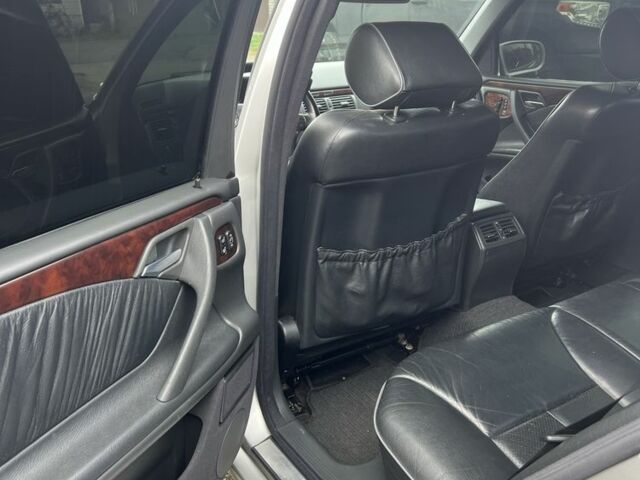 Сірий Мерседес Е-Клас, об'ємом двигуна 2.8 л та пробігом 490 тис. км за 4400 $, фото 21 на Automoto.ua