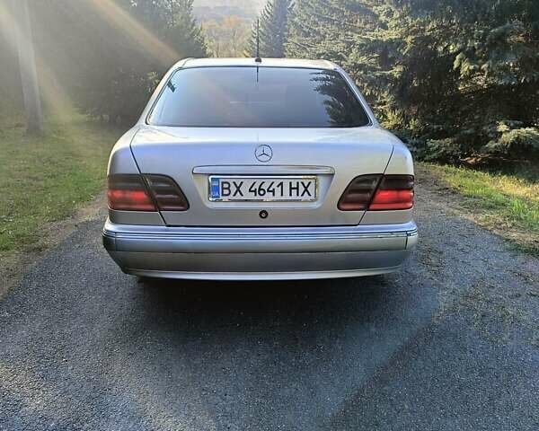 Сірий Мерседес Е-Клас, об'ємом двигуна 2.2 л та пробігом 364 тис. км за 3500 $, фото 1 на Automoto.ua