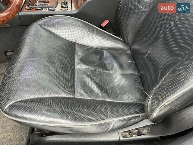 Серый Мерседес Е-Класс, объемом двигателя 3.2 л и пробегом 270 тыс. км за 3200 $, фото 9 на Automoto.ua