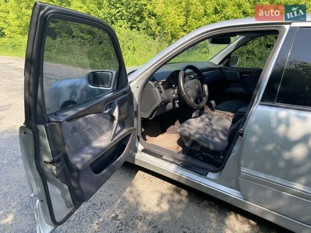 Серый Мерседес Е-Класс, объемом двигателя 2.2 л и пробегом 406 тыс. км за 5500 $, фото 6 на Automoto.ua