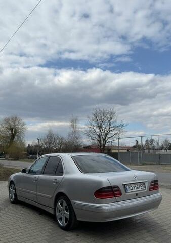 Серый Мерседес Е-Класс, объемом двигателя 3.2 л и пробегом 400 тыс. км за 5800 $, фото 4 на Automoto.ua