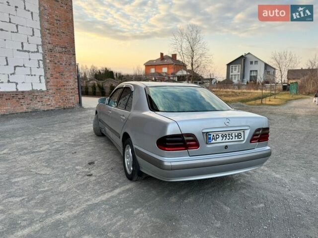 Серый Мерседес Е-Класс, объемом двигателя 2.2 л и пробегом 430 тыс. км за 3500 $, фото 28 на Automoto.ua