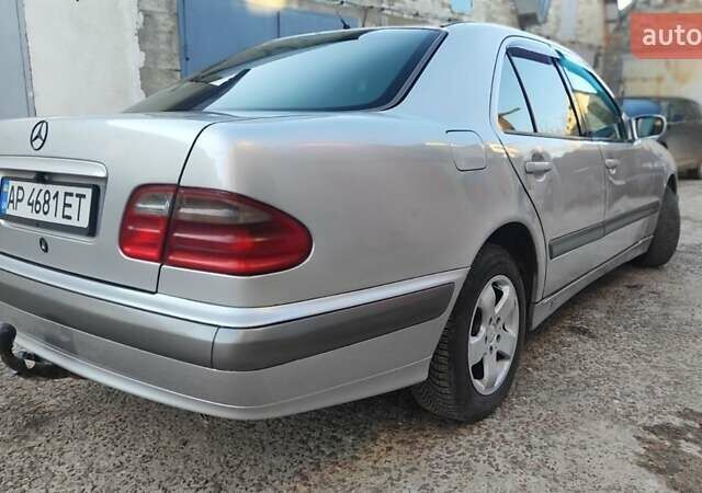Сірий Мерседес Е-Клас, об'ємом двигуна 2 л та пробігом 389 тис. км за 4000 $, фото 6 на Automoto.ua