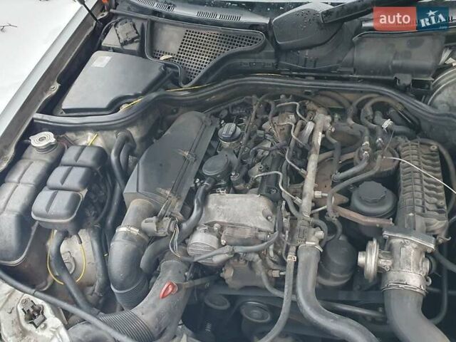 Серый Мерседес Е-Класс, объемом двигателя 2.15 л и пробегом 405 тыс. км за 2750 $, фото 35 на Automoto.ua