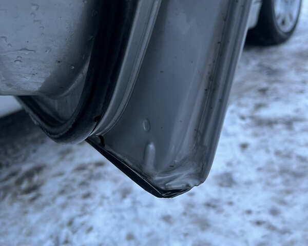 Серый Мерседес Е-Класс, объемом двигателя 3.2 л и пробегом 320 тыс. км за 4300 $, фото 7 на Automoto.ua