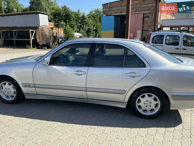 Сірий Мерседес Е-Клас, об'ємом двигуна 2 л та пробігом 362 тис. км за 3800 $, фото 4 на Automoto.ua