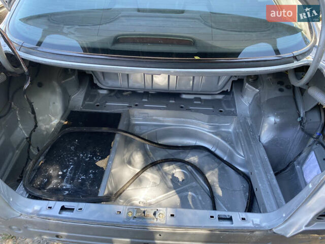 Серый Мерседес Е-Класс, объемом двигателя 2 л и пробегом 208 тыс. км за 6500 $, фото 14 на Automoto.ua