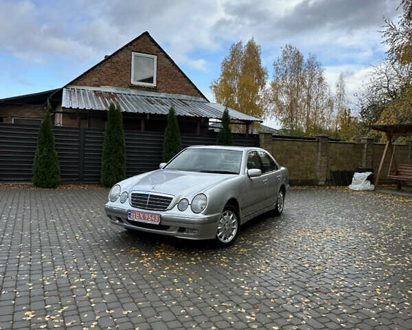 Серый Мерседес Е-Класс, объемом двигателя 2 л и пробегом 88 тыс. км за 10500 $, фото 10 на Automoto.ua