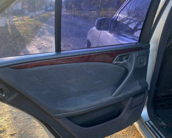 Сірий Мерседес Е-Клас, об'ємом двигуна 2 л та пробігом 407 тис. км за 3000 $, фото 9 на Automoto.ua