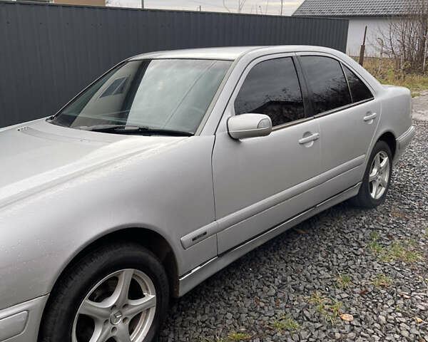 Серый Мерседес Е-Класс, объемом двигателя 2.15 л и пробегом 340 тыс. км за 3400 $, фото 13 на Automoto.ua