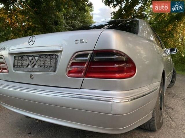 Серый Мерседес Е-Класс, объемом двигателя 2.2 л и пробегом 407 тыс. км за 4750 $, фото 13 на Automoto.ua