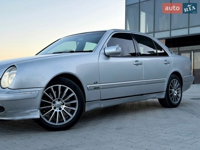 Серый Мерседес Е-Класс, объемом двигателя 4.3 л и пробегом 291 тыс. км за 4200 $, фото 3 на Automoto.ua