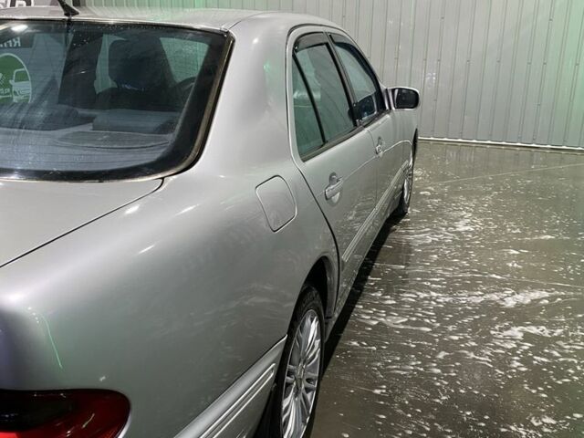 Серый Мерседес Е-Класс, объемом двигателя 2.7 л и пробегом 347 тыс. км за 4900 $, фото 6 на Automoto.ua