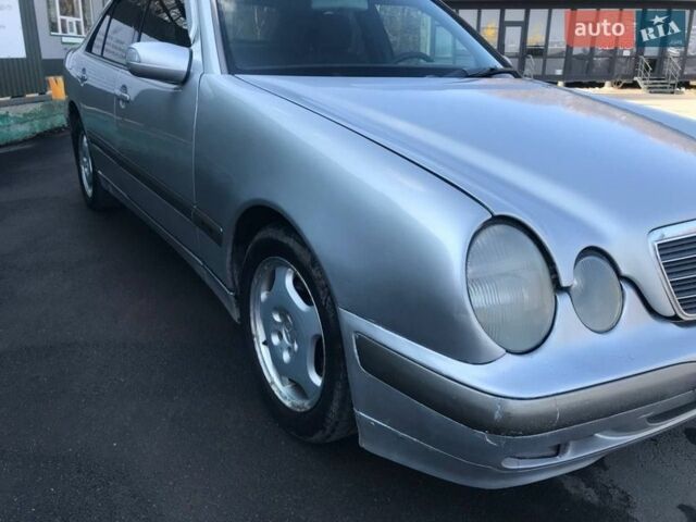 Сірий Мерседес Е-Клас, об'ємом двигуна 2.2 л та пробігом 401 тис. км за 3950 $, фото 4 на Automoto.ua