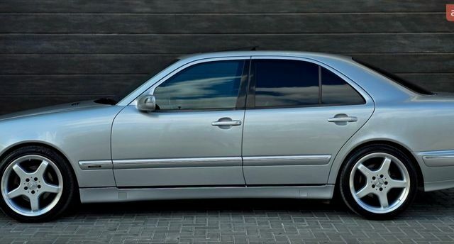 Серый Мерседес Е-Класс, объемом двигателя 3.23 л и пробегом 517 тыс. км за 7999 $, фото 4 на Automoto.ua