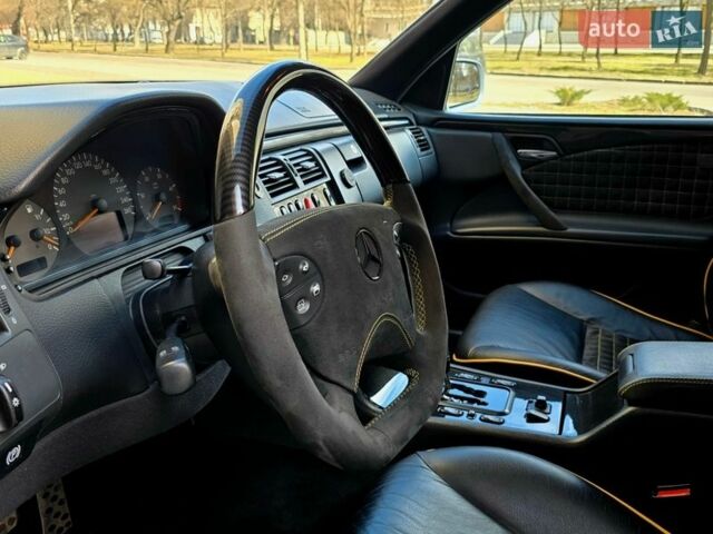 Серый Мерседес Е-Класс, объемом двигателя 3.23 л и пробегом 517 тыс. км за 7999 $, фото 12 на Automoto.ua