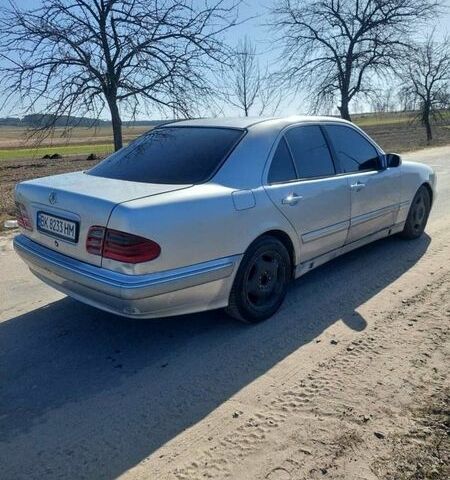 Серый Мерседес Е-Класс, объемом двигателя 2.15 л и пробегом 400 тыс. км за 2800 $, фото 6 на Automoto.ua