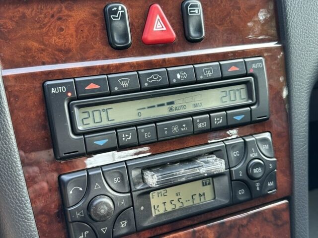 Сірий Мерседес Е-Клас, об'ємом двигуна 2 л та пробігом 170 тис. км за 7700 $, фото 5 на Automoto.ua