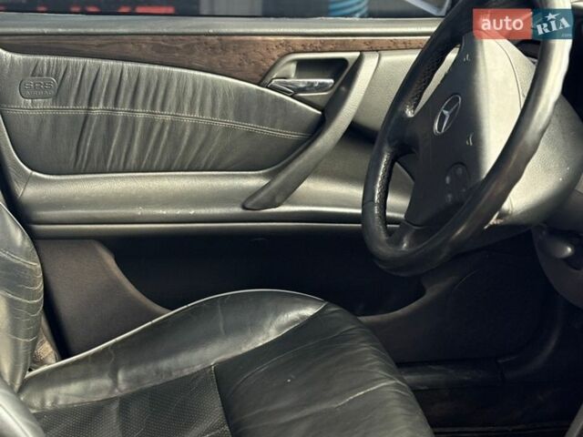 Серый Мерседес Е-Класс, объемом двигателя 2.8 л и пробегом 240 тыс. км за 3300 $, фото 12 на Automoto.ua