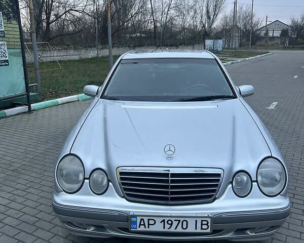 Серый Мерседес Е-Класс, объемом двигателя 2.69 л и пробегом 338 тыс. км за 4400 $, фото 2 на Automoto.ua