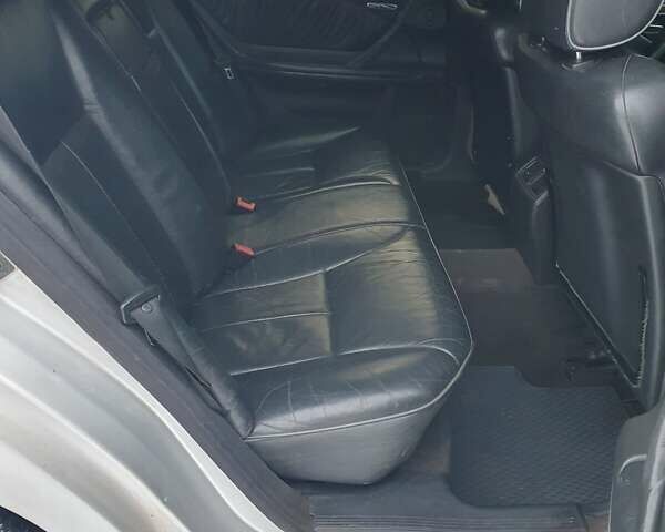 Серый Мерседес Е-Класс, объемом двигателя 2.15 л и пробегом 405 тыс. км за 2750 $, фото 24 на Automoto.ua