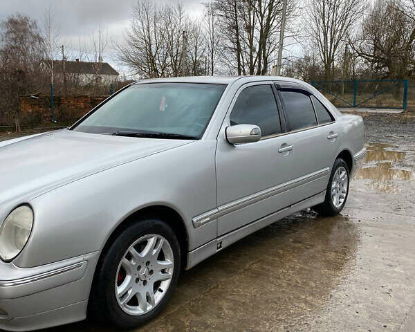 Серый Мерседес Е-Класс, объемом двигателя 3.2 л и пробегом 320 тыс. км за 4000 $, фото 5 на Automoto.ua