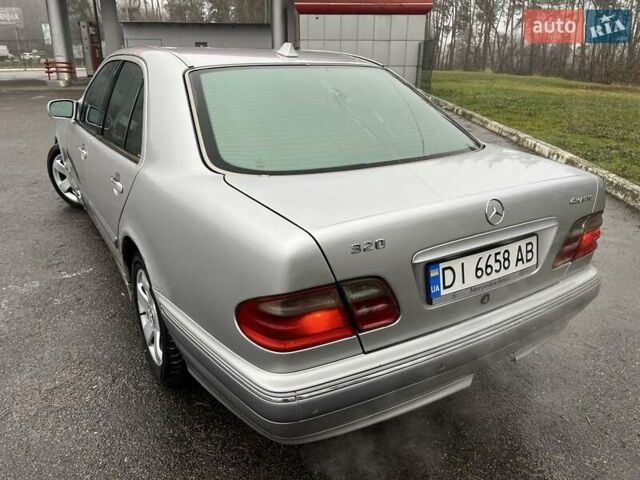 Серый Мерседес Е-Класс, объемом двигателя 3.2 л и пробегом 270 тыс. км за 3200 $, фото 2 на Automoto.ua