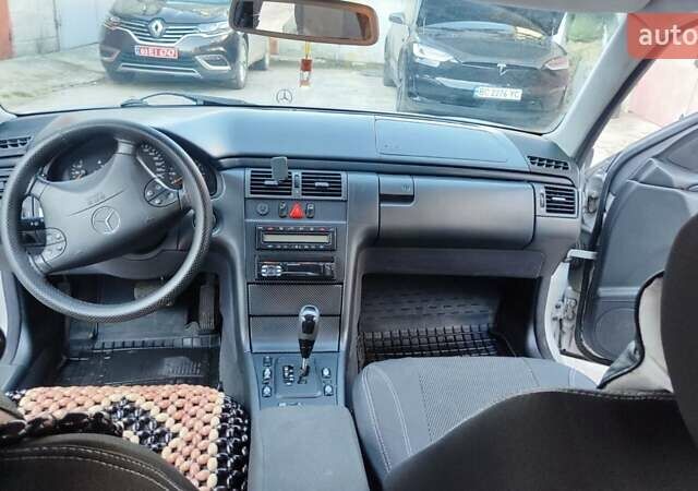 Сірий Мерседес Е-Клас, об'ємом двигуна 2 л та пробігом 389 тис. км за 4000 $, фото 19 на Automoto.ua
