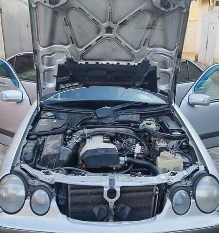 Сірий Мерседес Е-Клас, об'ємом двигуна 2 л та пробігом 389 тис. км за 4000 $, фото 26 на Automoto.ua