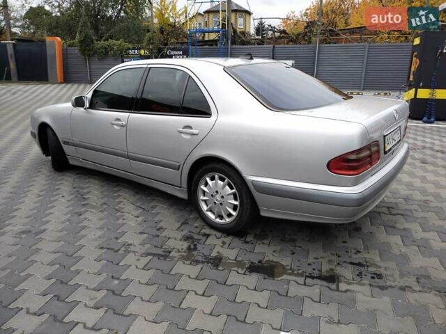Сірий Мерседес Е-Клас, об'ємом двигуна 2 л та пробігом 530 тис. км за 2500 $, фото 3 на Automoto.ua