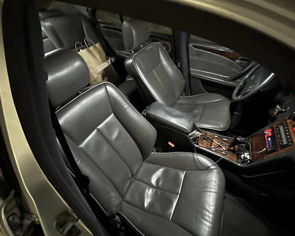 Серый Мерседес Е-Класс, объемом двигателя 2.2 л и пробегом 300 тыс. км за 4500 $, фото 7 на Automoto.ua