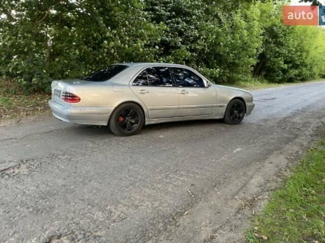 Серый Мерседес Е-Класс, объемом двигателя 2.2 л и пробегом 407 тыс. км за 4750 $, фото 5 на Automoto.ua