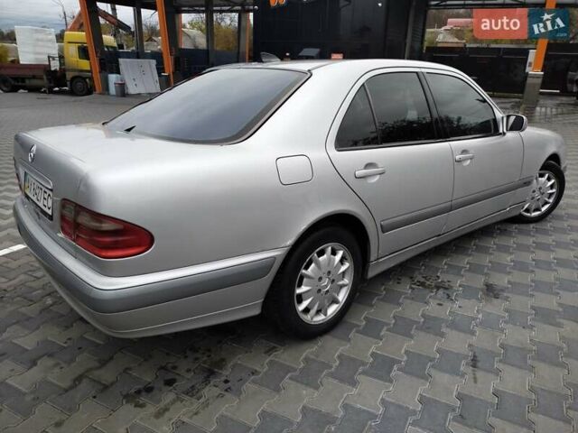 Сірий Мерседес Е-Клас, об'ємом двигуна 2 л та пробігом 530 тис. км за 2500 $, фото 1 на Automoto.ua