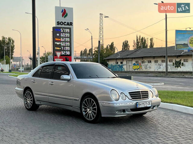 Сірий Мерседес Е-Клас, об'ємом двигуна 3.2 л та пробігом 449 тис. км за 5000 $, фото 1 на Automoto.ua