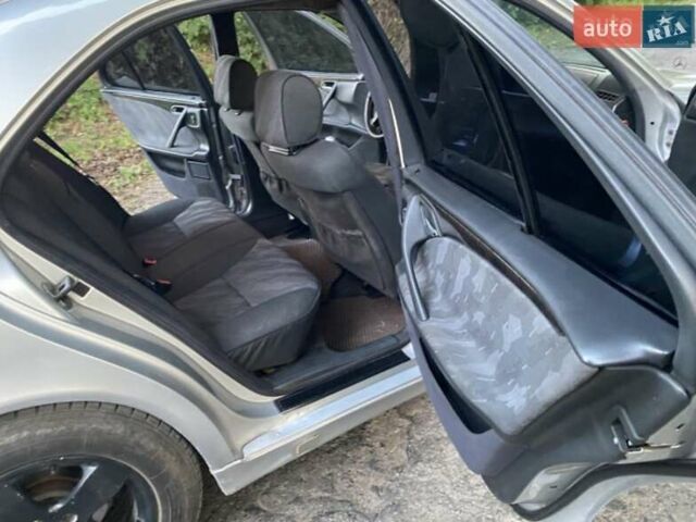 Серый Мерседес Е-Класс, объемом двигателя 2.2 л и пробегом 407 тыс. км за 4750 $, фото 27 на Automoto.ua