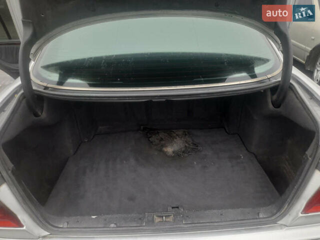 Серый Мерседес Е-Класс, объемом двигателя 2.4 л и пробегом 338 тыс. км за 2999 $, фото 19 на Automoto.ua