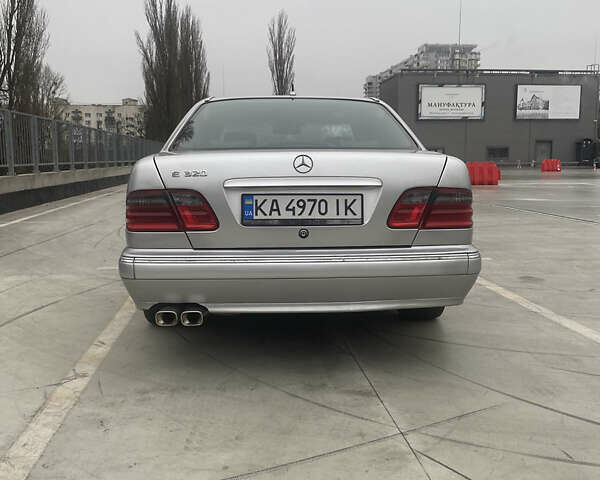 Серый Мерседес Е-Класс, объемом двигателя 3.2 л и пробегом 427 тыс. км за 3700 $, фото 3 на Automoto.ua
