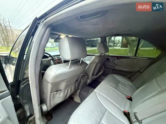 Сірий Мерседес Е-Клас, об'ємом двигуна 2.2 л та пробігом 340 тис. км за 3850 $, фото 65 на Automoto.ua