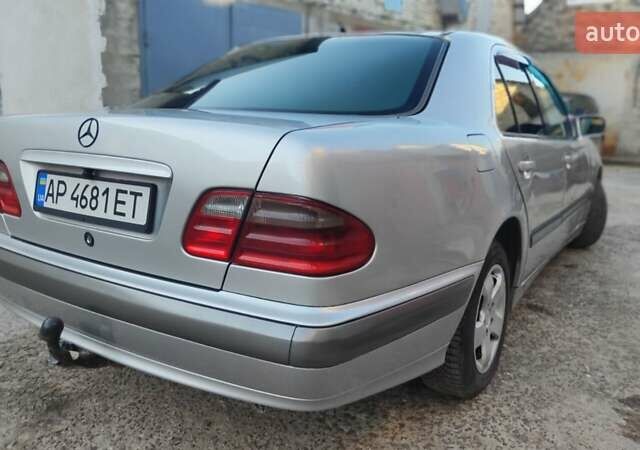 Сірий Мерседес Е-Клас, об'ємом двигуна 2 л та пробігом 389 тис. км за 4000 $, фото 5 на Automoto.ua