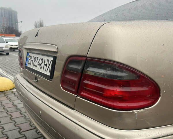 Серый Мерседес Е-Класс, объемом двигателя 2.1 л и пробегом 320 тыс. км за 4300 $, фото 5 на Automoto.ua