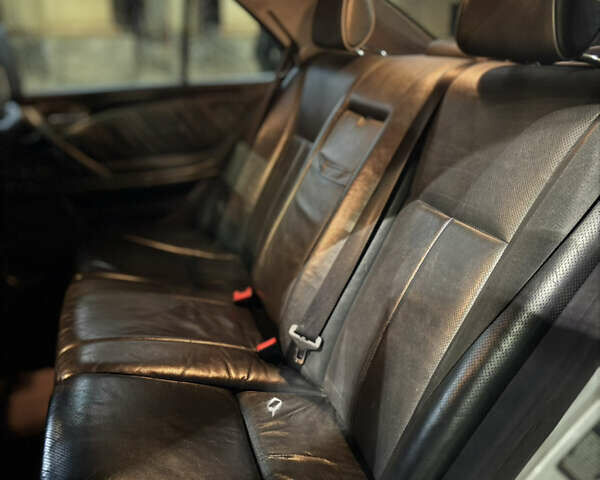 Серый Мерседес Е-Класс, объемом двигателя 3.2 л и пробегом 361 тыс. км за 5000 $, фото 25 на Automoto.ua