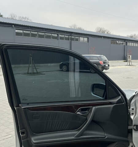 Серый Мерседес Е-Класс, объемом двигателя 3.2 л и пробегом 328 тыс. км за 6200 $, фото 19 на Automoto.ua