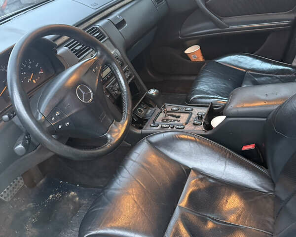 Серый Мерседес Е-Класс, объемом двигателя 2.69 л и пробегом 370 тыс. км за 2900 $, фото 4 на Automoto.ua