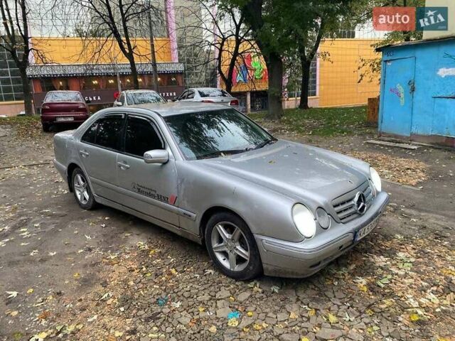 Сірий Мерседес Е-Клас, об'ємом двигуна 2 л та пробігом 350 тис. км за 4500 $, фото 1 на Automoto.ua