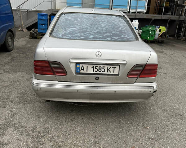 Сірий Мерседес Е-Клас, об'ємом двигуна 3.2 л та пробігом 700 тис. км за 3500 $, фото 5 на Automoto.ua